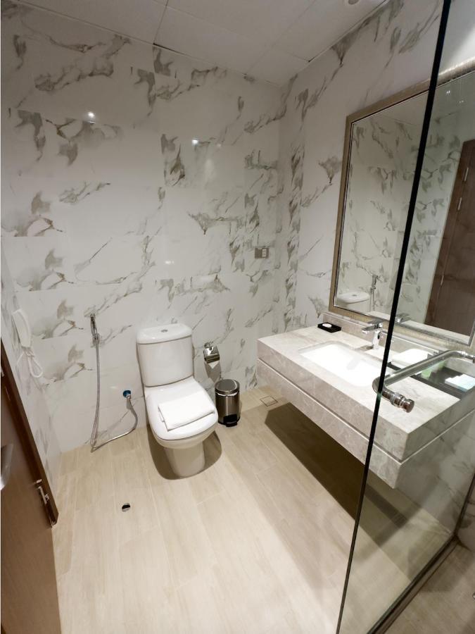 Baniyas Plaza Hotel Apartments Abu Dhabi Exteriör bild