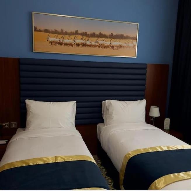 Baniyas Plaza Hotel Apartments Abu Dhabi Exteriör bild