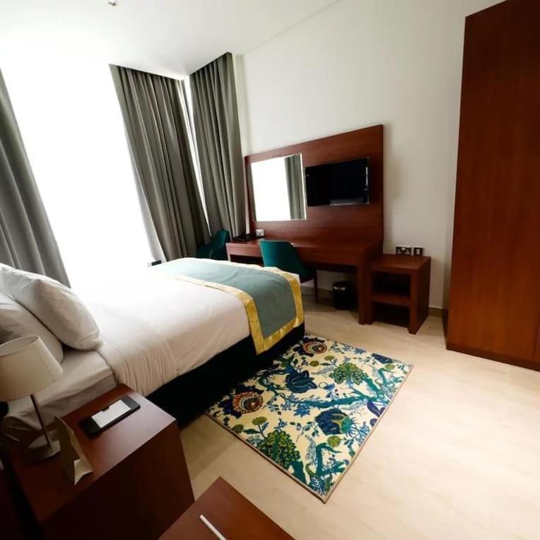 Baniyas Plaza Hotel Apartments Abu Dhabi Exteriör bild